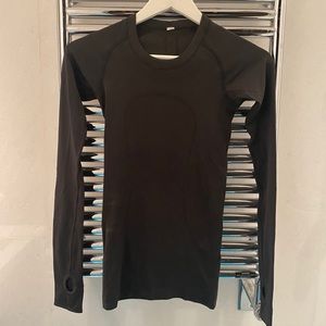 Lululemon swiftly tech long sleeve black size 0